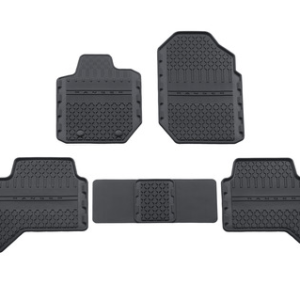 Tepih, gumijasti spredaj in zadaj, črne barve